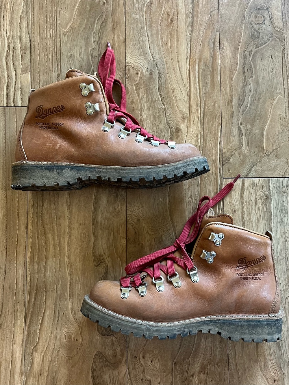 Danner Mountain Light Cascade hiking boots